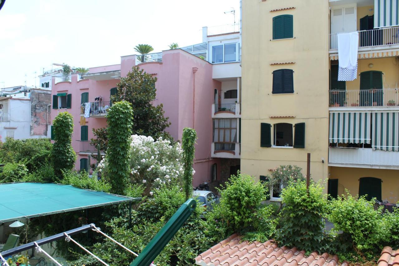 Ferienwohnung La Casa Ridente : Ischia Porto Exterior foto