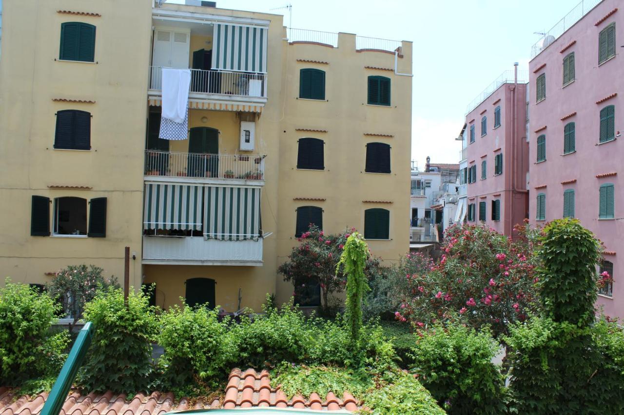 Ferienwohnung La Casa Ridente : Ischia Porto Exterior foto